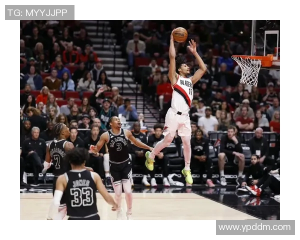 开拓者客场大胜马刺，利拉德压哨绝杀再现英雄本色