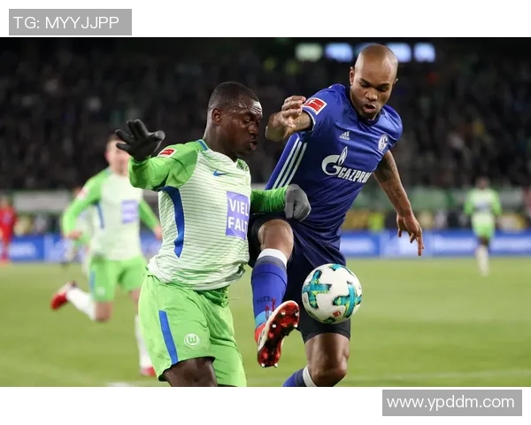 沃尔夫斯堡客平沙尔克：顽强防守与梅力主攻的精彩较量